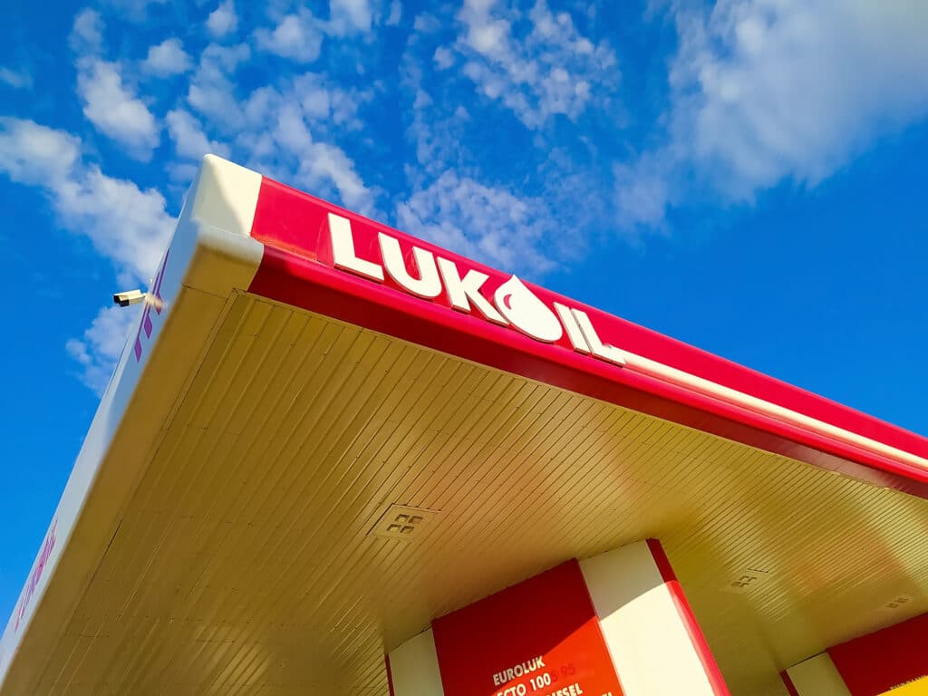 Exclusive-US slows sale of Lukoil assets to pressure Russia in Ukraine peace talks