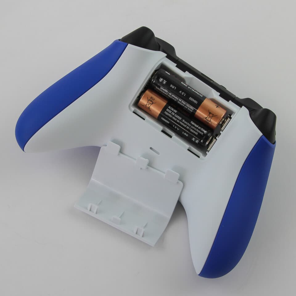 Microsoft Apologizes for Battery-Less Xbox Controllers, Sends Rechargeable Kits To Correct