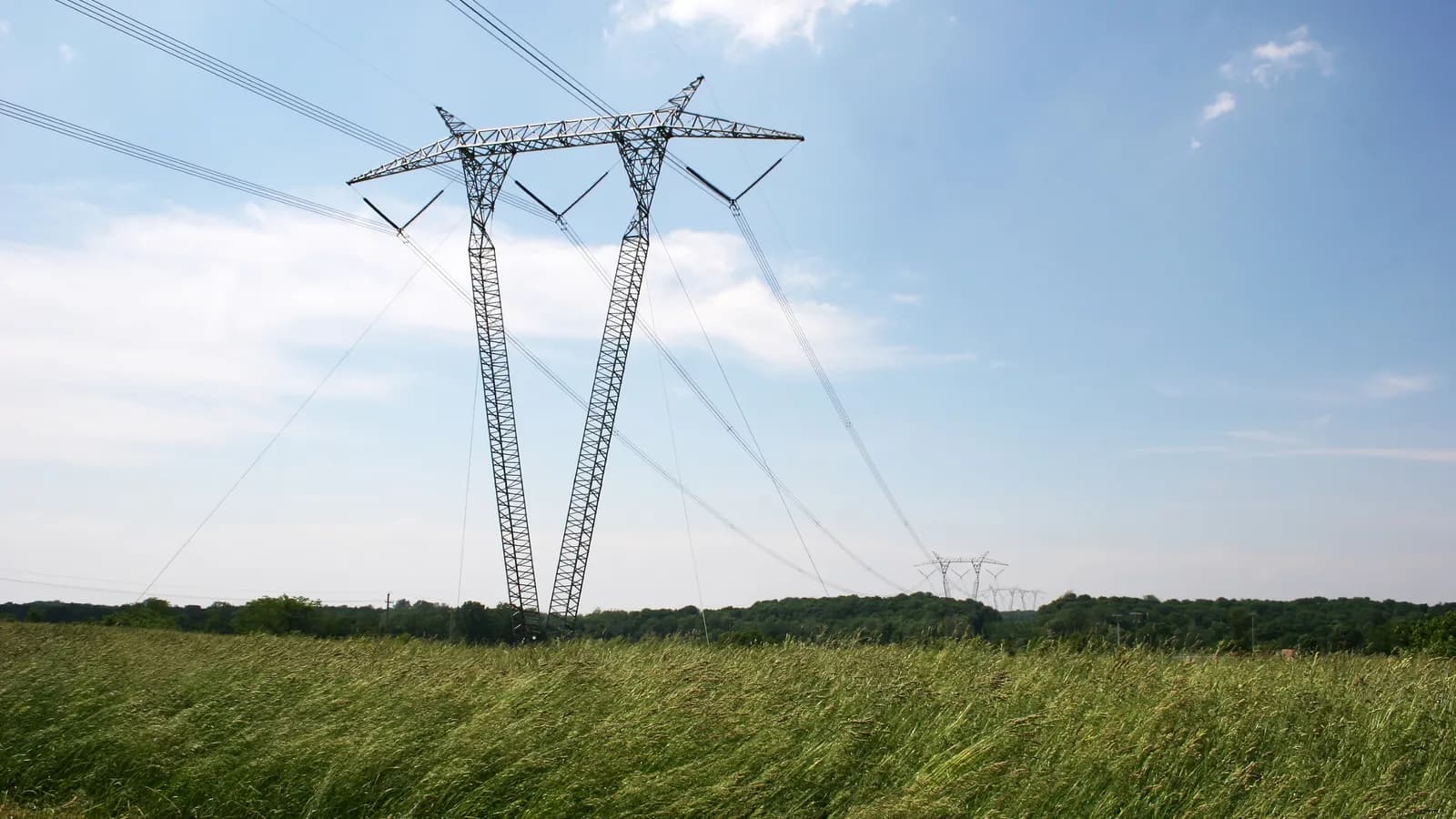 More interregional transmission could save consumers billions: study